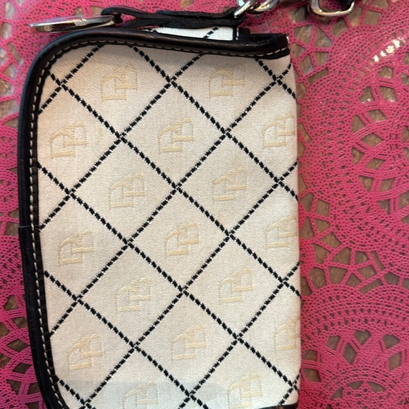 Dooney & Bourke Cream and Black Clutch - Picture 5 of 7